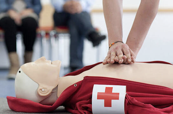 Jahrgängerverein Dübendorf, Erste Hilfe Kurs (BLS/AED)