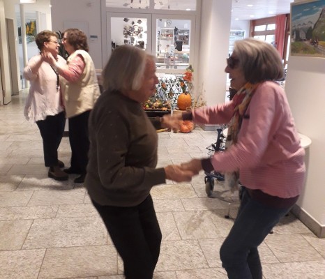 Dance and Singing Afternoon at Center da Sanadad