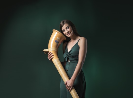 klangantrisch - The Alphorn Player Lisa Stoll in Rüschegg