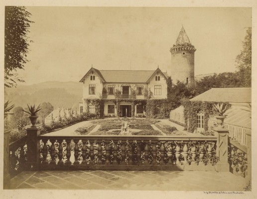 Ausstellung Von Schloss zu Château: Was die Zeit trennte, vereint jetzt wieder