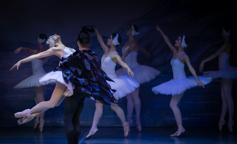 El Lago de los Cisnes - Festival Internacional de Ballet y Orquesta