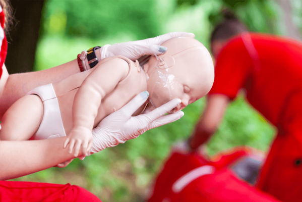 Curso de primeros auxilios para bebés y niños en inglés – Zug
