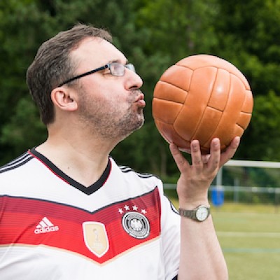 Football Cabaret, that makes fun