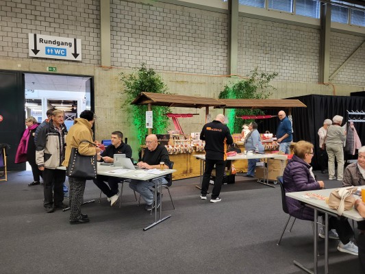 Winti Mäss Jass with Host Cooking Fellows