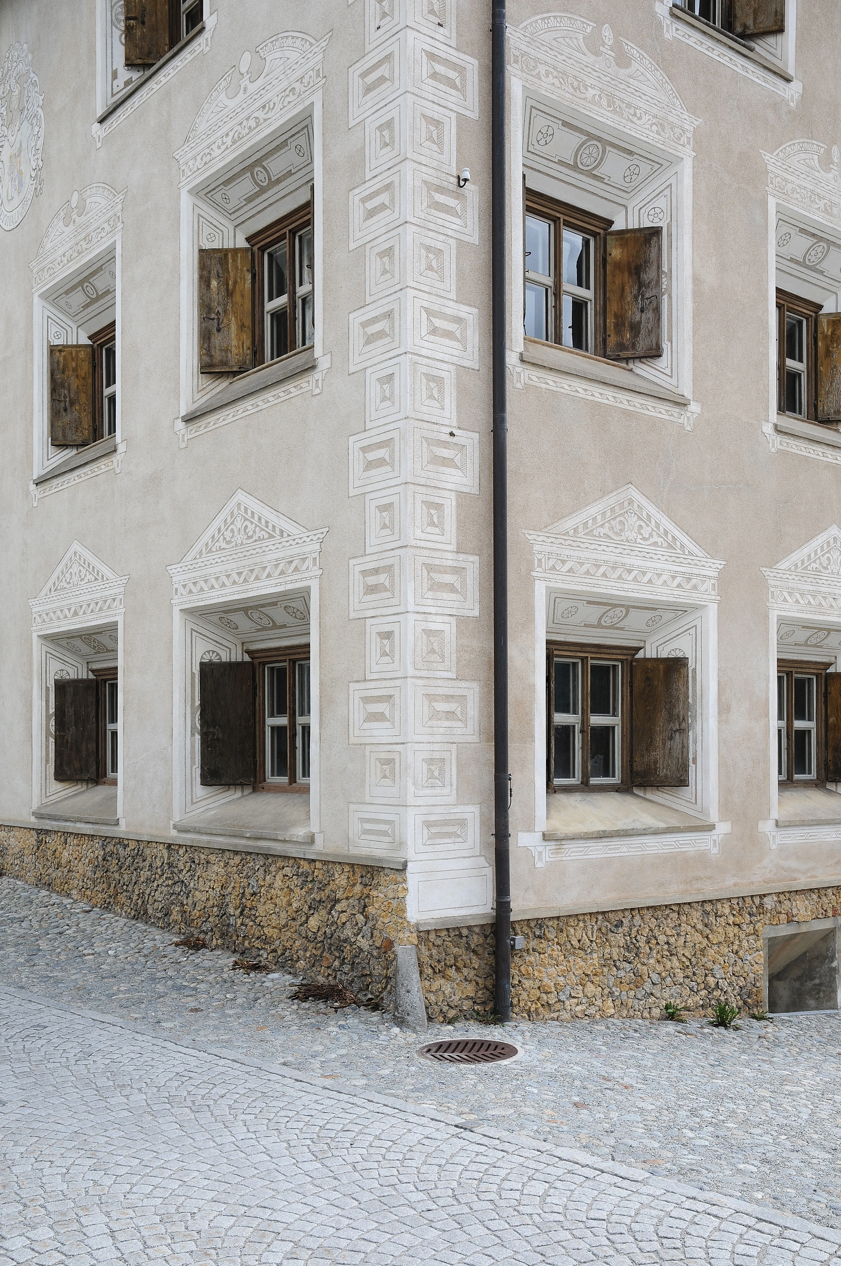 Zwischen Handwerk und Kunst: Sgraffito im Engadin