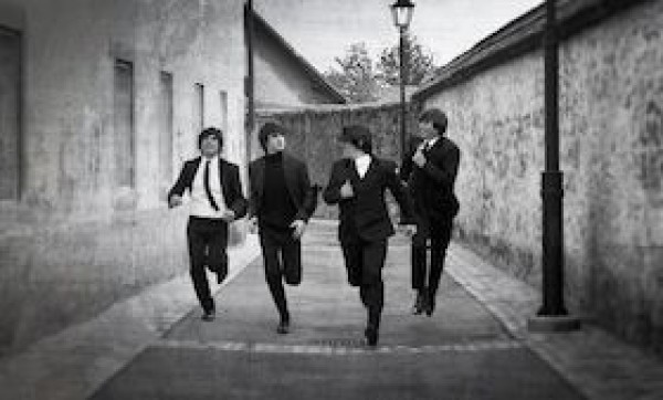 A Beatles Tribute - HELP!
