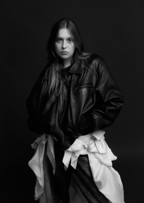 Leila - GIRA DEL CLUB 20 SOMETHING