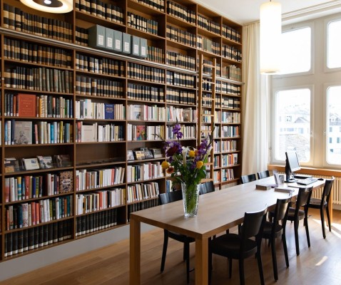 «Zürich liest»: Tour of the Museum Society
