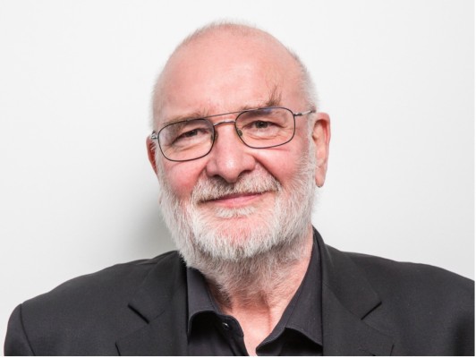 The Art of the Column. 'NZZ-am-Sonntag' author Manfred Papst presents his volume 'Kopf und Kragen'