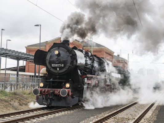 Berlin makes steam off Lichtenberg - Advent steam through Berlin's east
