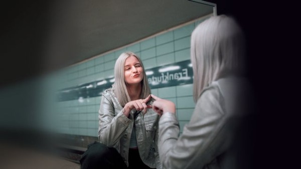 Julia Brandner - ¡Calma tus Tetas!