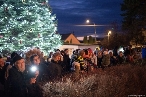 Encendido del Árbol de Navidad y San Nicolás en Vedrovice