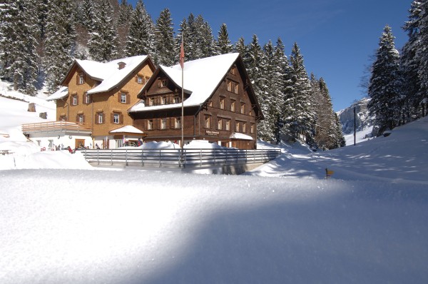 Randonnée hivernale de 2 jours pour célibataires dans la région d'Appenzell (25-40 ans)
