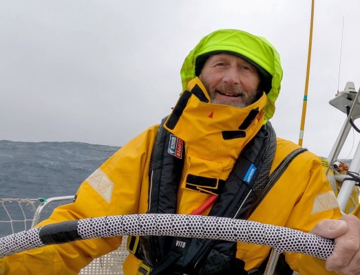 Weltumsegler: Eleven Months on the Road – A Life on the Edge