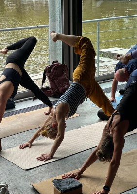 Yoga & Piano bei Jazz Dock