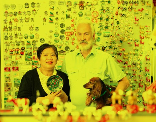 Souvenirs. Selfies, kitsch, and summit markers