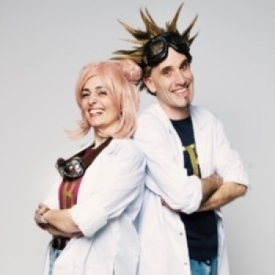 WOW! - Profesora & Professor Bummbastic