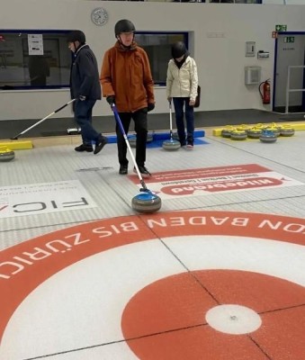 Curling for EVERYONE with and without Stick