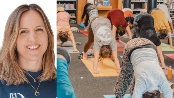 Yoga in der Bibliothek