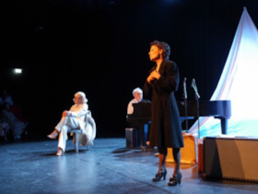 Novemberlicht - MarlenePiaf - The Lives of Two Divas - A Dramatic Evening of Songs Full of Highs and Lows by Edzard Schoppmann