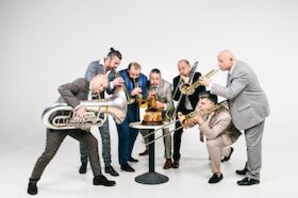 MNOZIL BRASS - JUBELEI - 30 años de MNOZIL BRASS