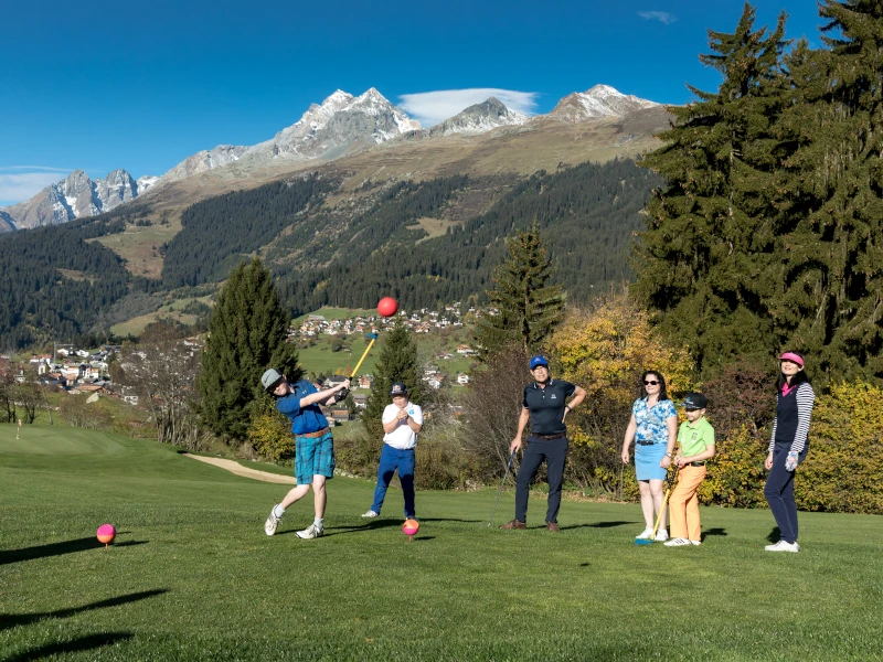 Curso de iniciación al golf en Brigels