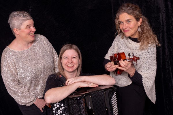 Christmas at SJO: Trio Les Canaches