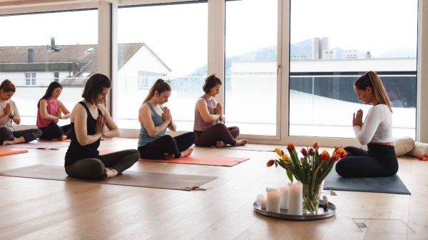 Yoga du dimanche et brunch au See- and Seminarhotel FloraAllpina