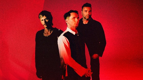 Muse: The Wow! Signal Europa Tour | Asiento en caja en la suite Ticketmaster