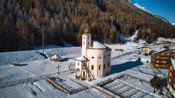 Tour of the Round Church of Saas-Balen