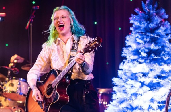 SERAINA TELLI's X-Mas Acoustic Nights | Kulturkarussell Rössli Stäfa
