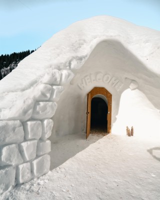 Fondue Evening in the Stockhorn Igloo