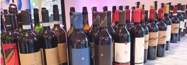 WEINTAG por Hugi Weine
