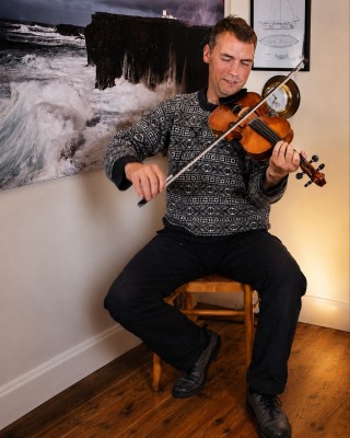 STAGE (Festival Celtiques) - Schottischer Fiddle-Workshop (Geige), Shetland-Inseln, mit Maurice Henderson