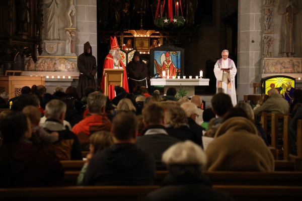 Kirchenauszug St. Niklaus