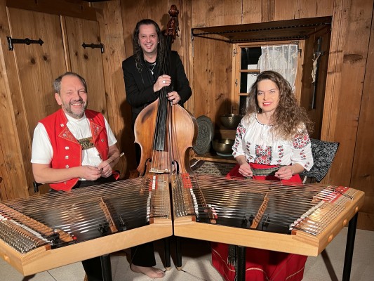Trio Anderscht, Désireée Dell`Amore & Daniel Küfler with "Saitenzauber"