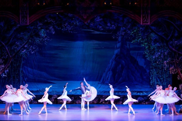 The International Ballet Company Berlin interprète Casse-Noisette