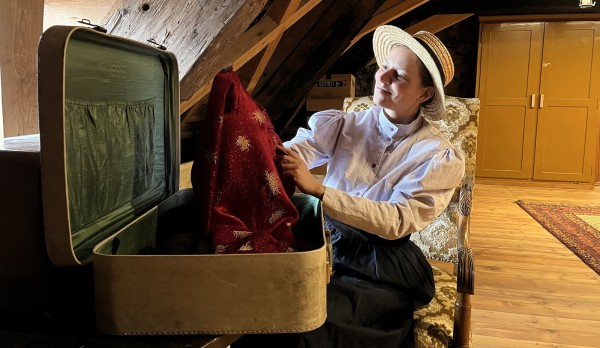 Public Castle Tours or Workshops for Adults and Families