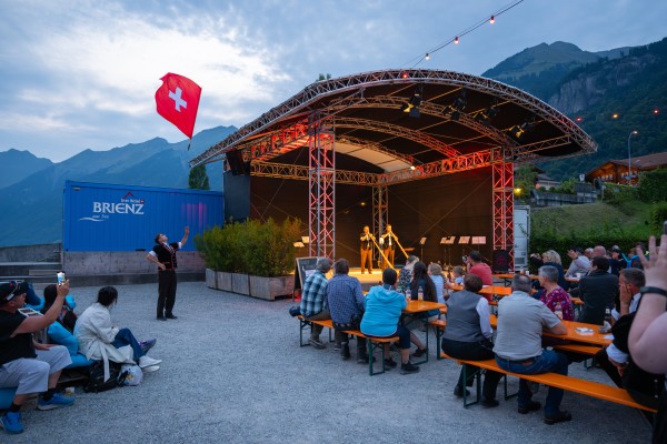 Noche de Folklore en Brienz