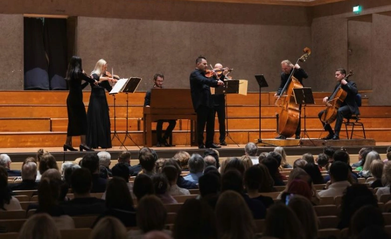 VIVALDI - Las cuatro estaciones - Philharmonie der Solisten