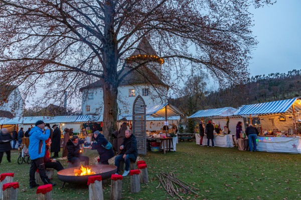 Weihnachtsmarkt im Schloss Zwingen