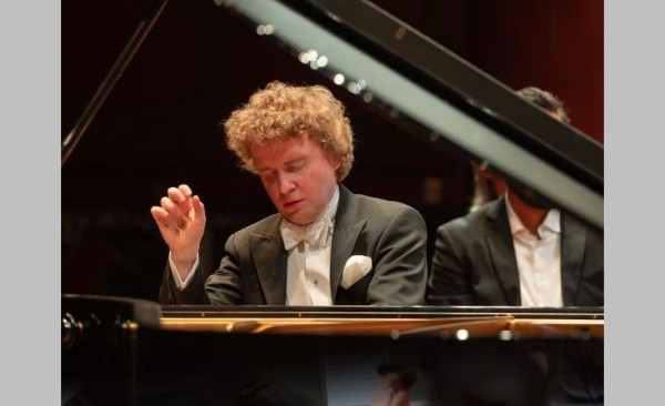 Nikolay Khozyainov – Klavierabend