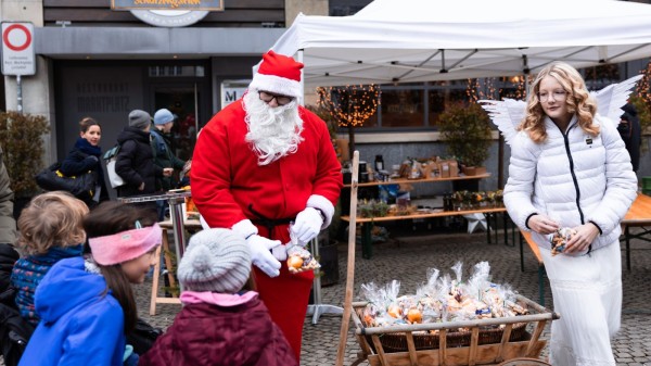 Market Experience Day – Santa Claus visits the weekly market