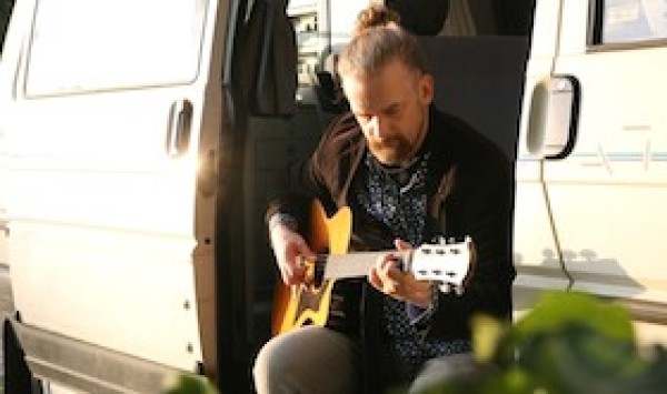 JOE BENNICK - Singer-/Songwriter