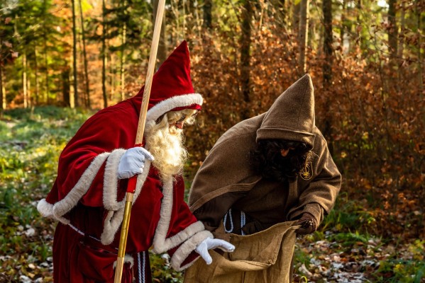 Dr Samichlaus makes house calls