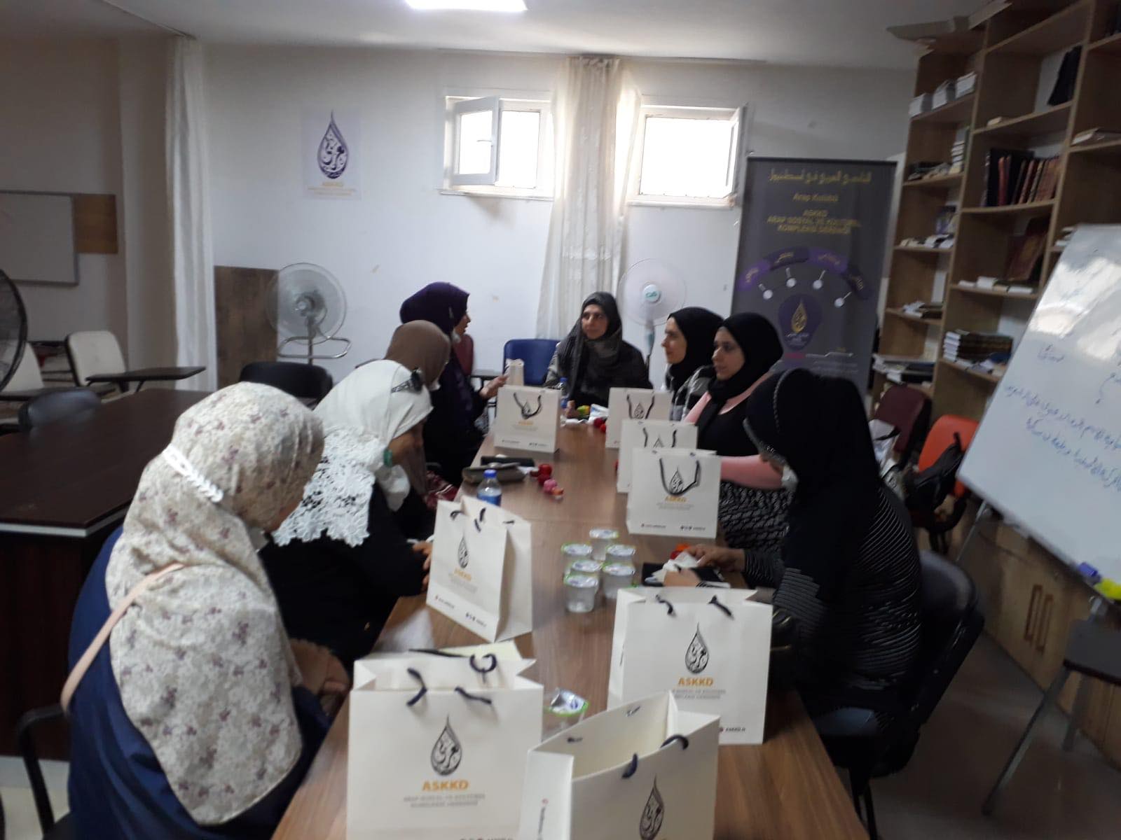 جمعية فيدار و مؤسسة تقاليد تنظمان دورة تدريبية في التطريز الفلسطيني اليدوي