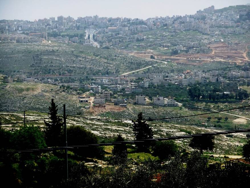 ليحولها الى مراكز ترفيهية،الاحتلال يصادر نحو 700 دونم فلسطيني من شمال القدس