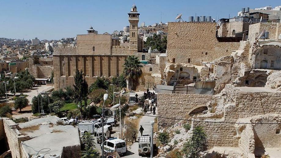 حماس: إغلاق "الإبراهيمي" عربدة صهيونية بحق المساجد والمقدسات
