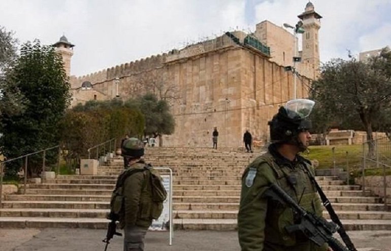 الاحتلال يمنع الفلسطينيين من ترميم الحرم الإبراهيمي