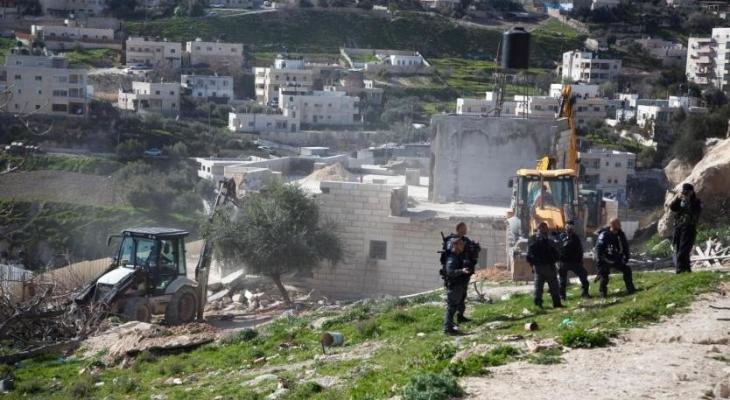فلسطينيون يواجهون آلالات التجريف الإسرائيلية في القدس